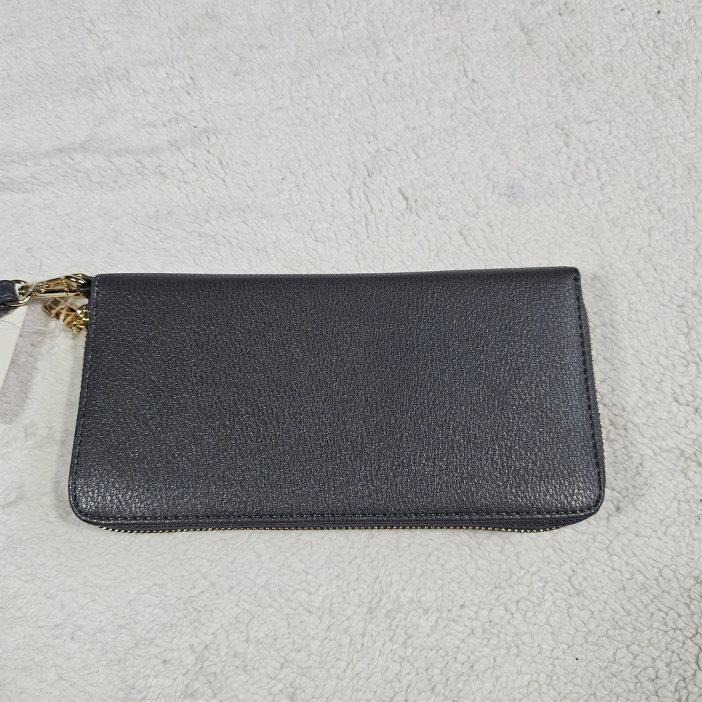 Iman Global Chic Logo Wallet Wristlet and Fringed Scarf Gift Set.